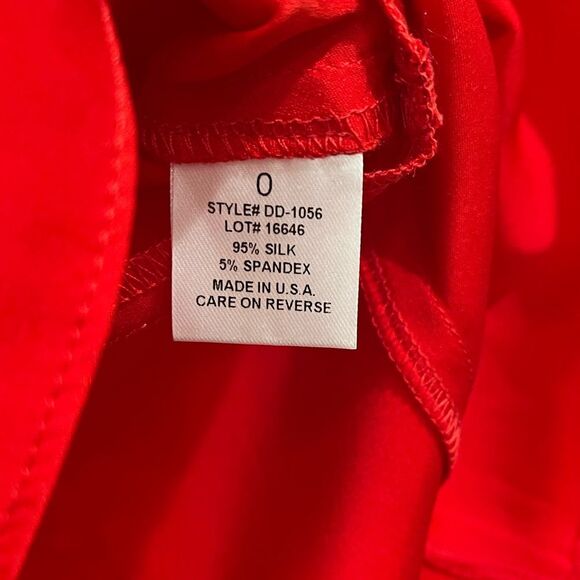 Intermix Red Silk Keyhole Top 0 XS - Picture 7 of 8